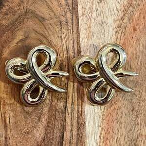 Vintage 1980s Signed Randal Carnes Gold Tone Clip Earrings